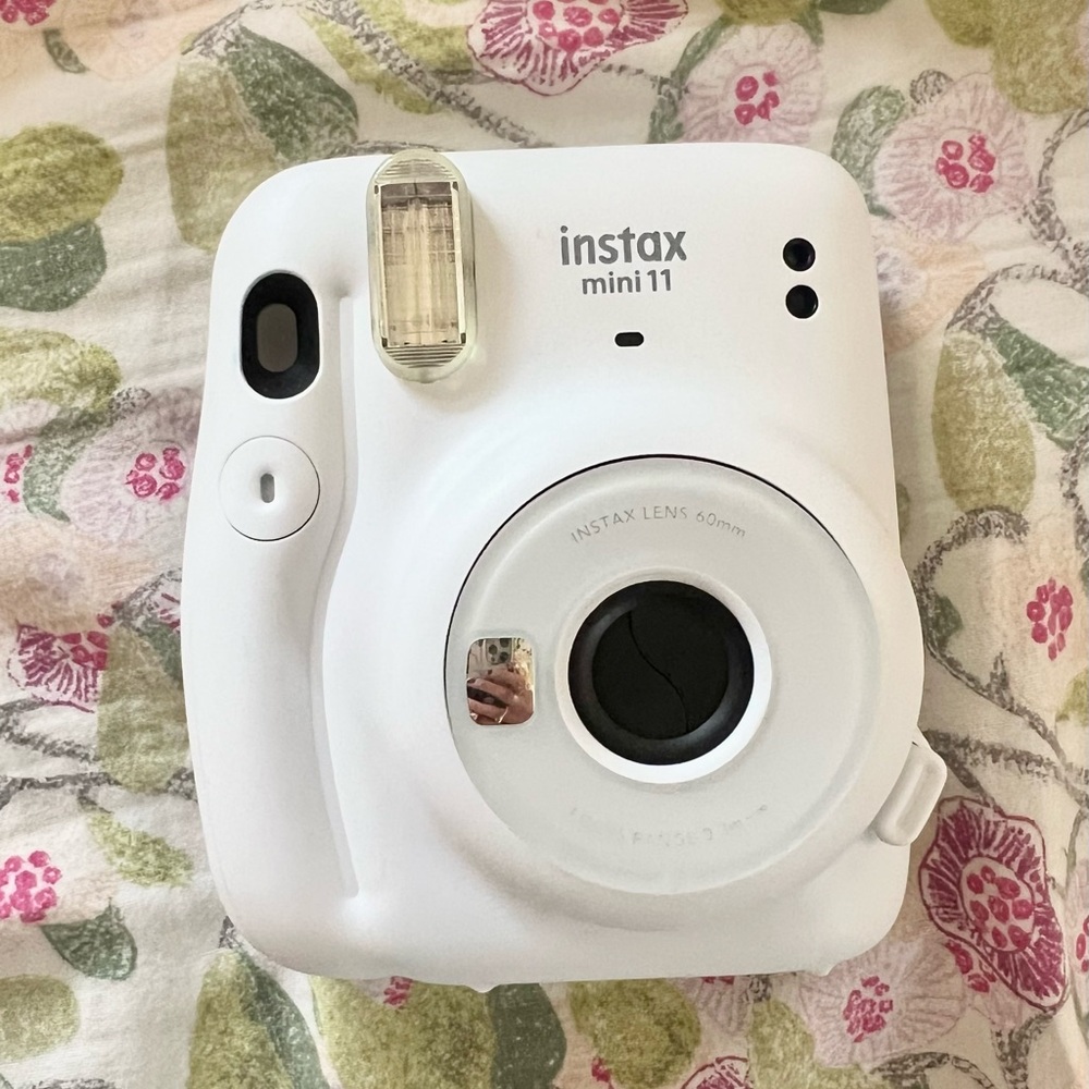 Fujifilm Instax Mini 11 White Instant Camera